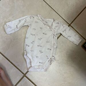 531. Carter's Size 3 months